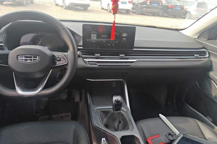 Used Geely Auto Emgrand 2022 4th Generation 1.5L Manual Luxury Model Audio And AC Panel