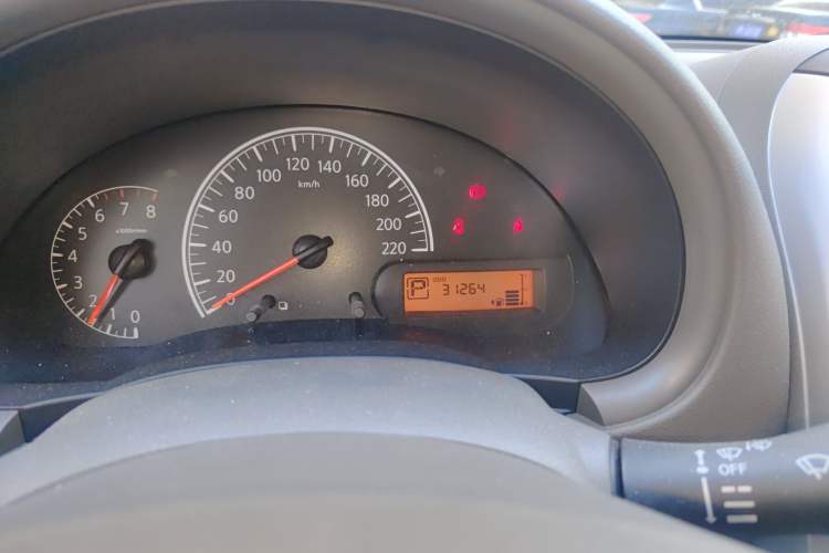 Used Nissan Sunny 2016 1.5XE CVT Leading Edition Odometer Close Up