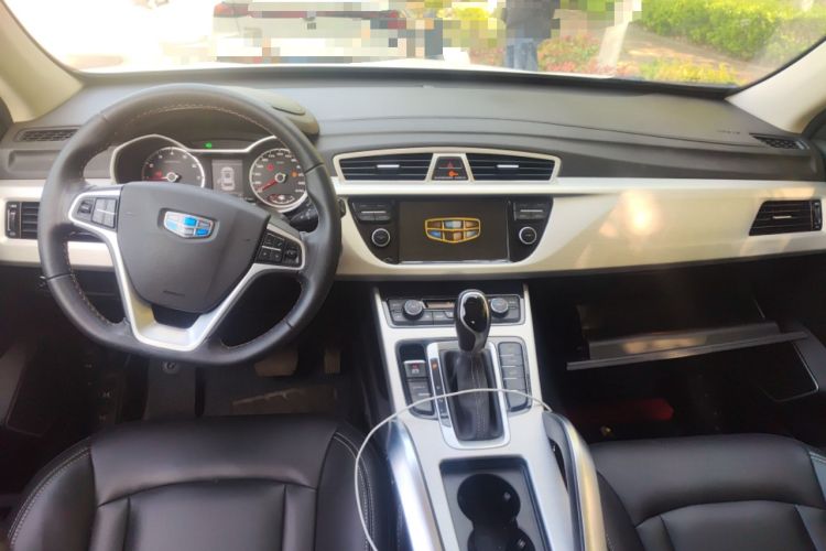 Used Geely Auto Emgrand X7 Sport 2018 1.8TD Automatic Two-Wheel Drive Zhiya Model Interior 2