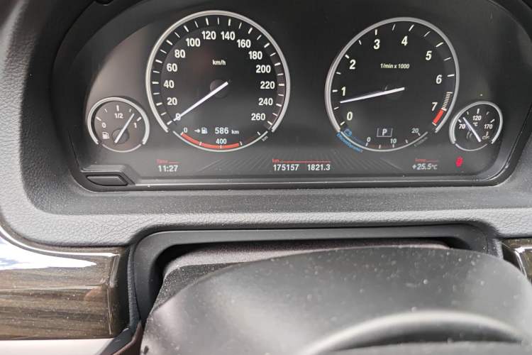 Used BMW 5 Series GT 2014 535i Luxury Edition Odometer Close Up