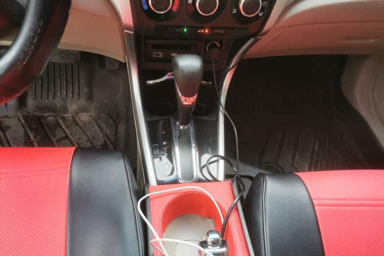 Used Honda Crider 2015 1.8L Automatic Ultra-Configured Limited Edition Gear Lever