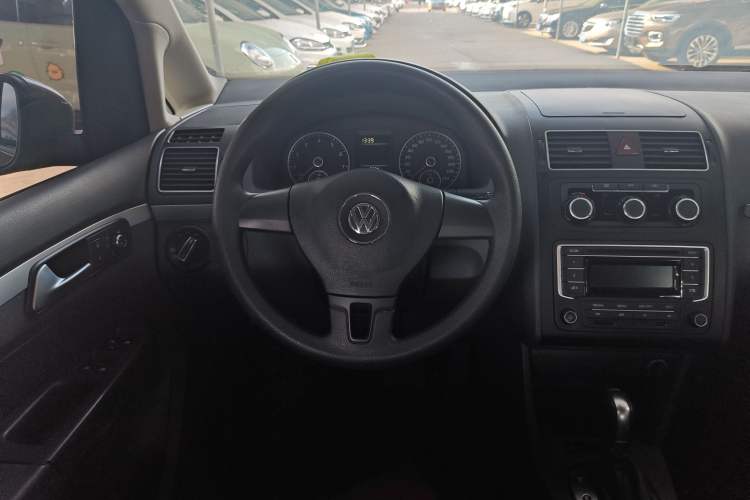 Used Volkswagen Touran 2015 1.4T DSG Comfort Edition 5 Seats