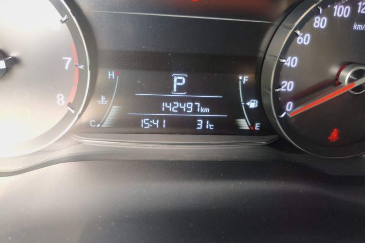 Used Honda Avancier 2017 240TURBO Two-Wheel Drive Elite Edition Odometer Close Up