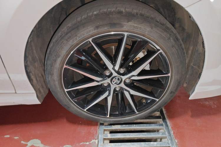 Used Toyota Camry 2021 2.5S Fēngshàng Edition Right Front Wheel Hub