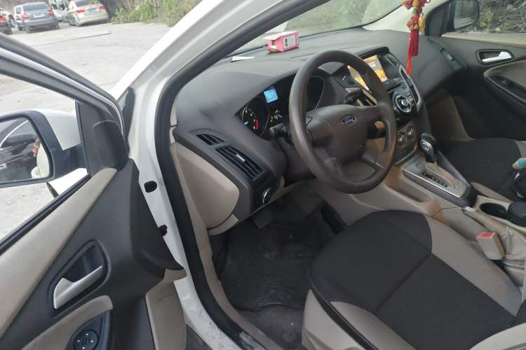 Used Ford Focus 2012 Sedan 1.6L Automatic Comfort Model
