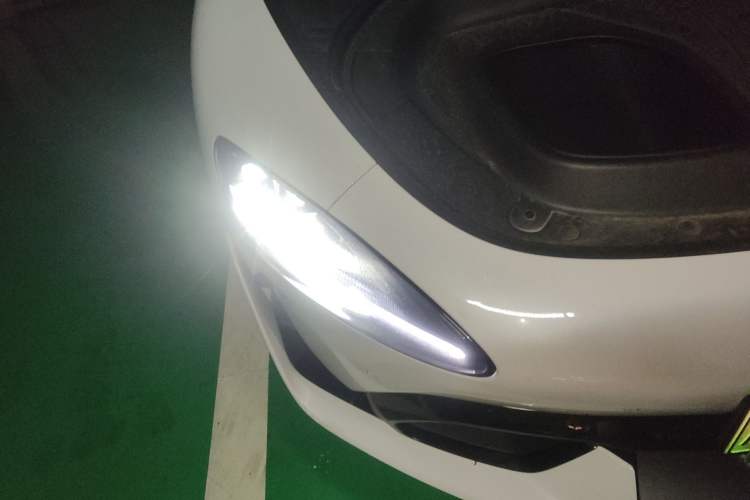 Used Xiaomi Auto SU7 Ultra 2025 Ultra Model Right Front Headlight