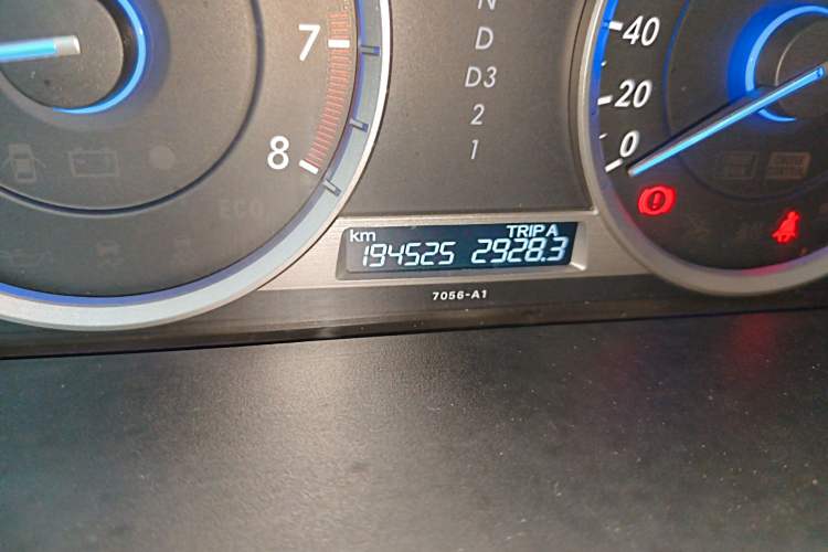 Used Honda Crosstour 2014 2.4L Luxury Edition Odometer Close Up