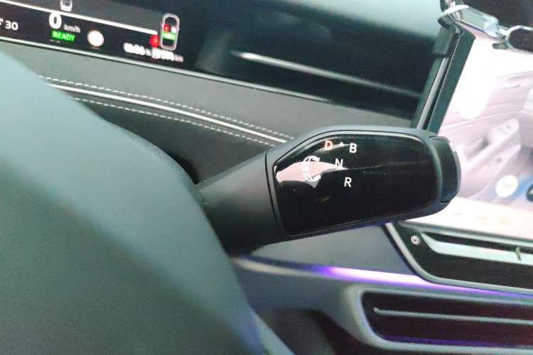 Used Volkswagen ID.7 VIZZION 2024 First Edition Gear Lever