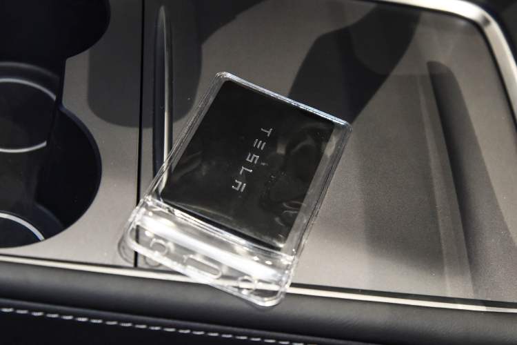 Used Tesla Model 3 2019 Standard Range Rear-Wheel Drive Upgraded Version (52 kWh) Interior 1