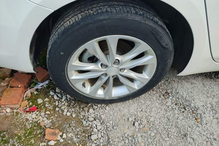 Used Buick Verano 2019 Sedan 20T Dual-Clutch Leading Model