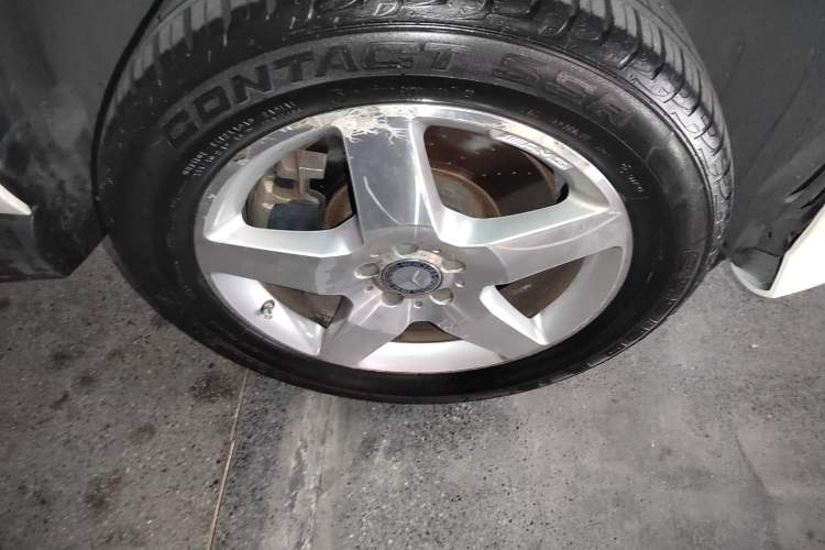 Used Mercedes-Benz M-Class 2012 ML 350 Sport Edition Right Front Wheel Hub
