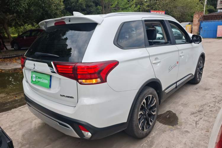 Used Mitsubishi Outlander 2019 2.0L Two-Wheel Drive Comfort Edition 5 Seats China VI Standard