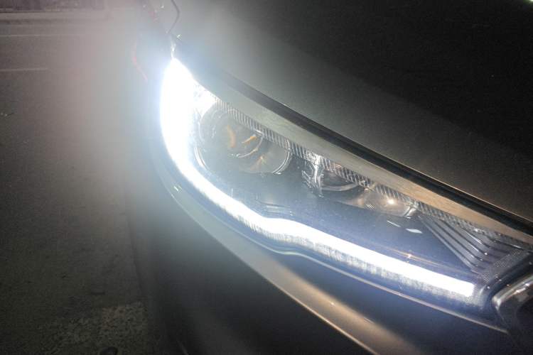 Used Hongqi H5 2022 Classic Model 1.5T DCT Flagship Edition Right Front Headlight