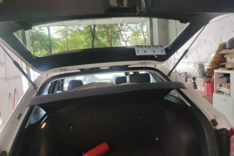 Used Volkswagen Gran Lavida 2013 1.6L Manual Comfort Model