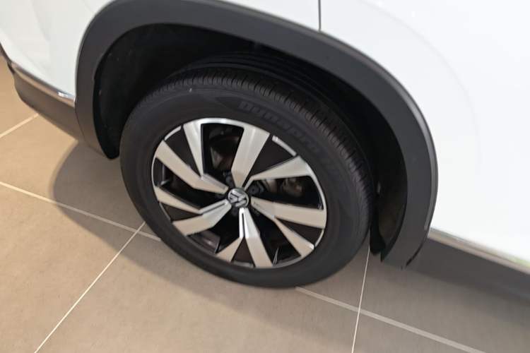 Used Volkswagen Tayron 2022 330TSI Two-Wheel Drive Luxury Smart Connectivity Version
