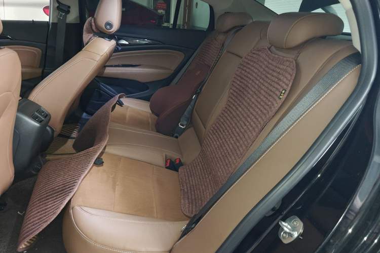 Used Buick Regal 2020 552T Luxury Version Left Rear Seat