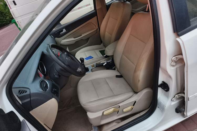 Used Ford Focus 2013 Sedan Classic 1.8L Manual Fashion Edition Left Front Seat