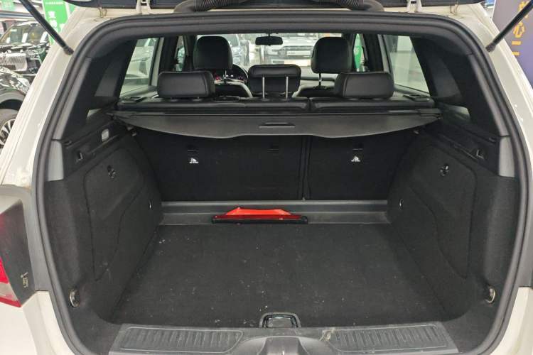 Used Mercedes-Benz B-Class 2015 B 200 Sport Edition Trunk