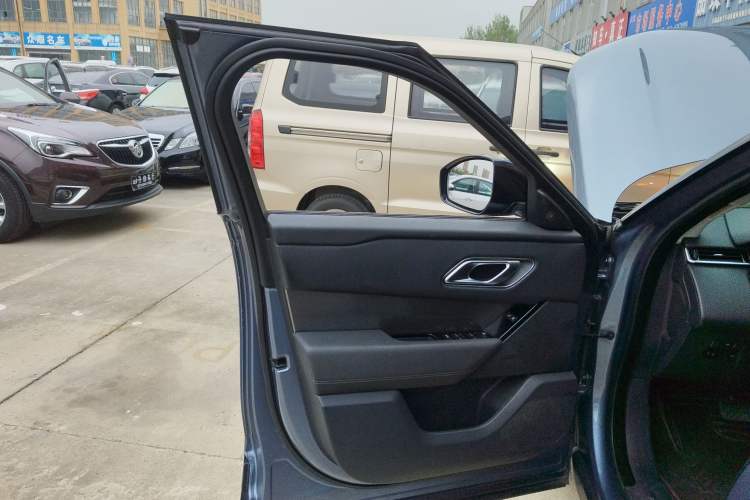 Used Land Rover Range Rover Velar 2019 250 PS