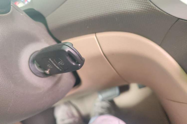 Used Hyundai Verna (older generation) 2010 Sedan 1.4L Automatic Luxury GLS Trim
