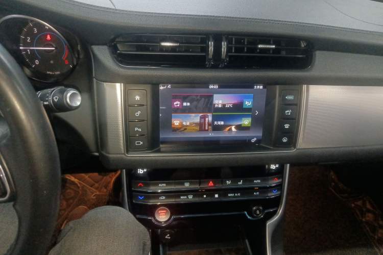 Used Jaguar XFL 2017 XFL 2.0T 240PS Luxury Edition Audio And AC Panel