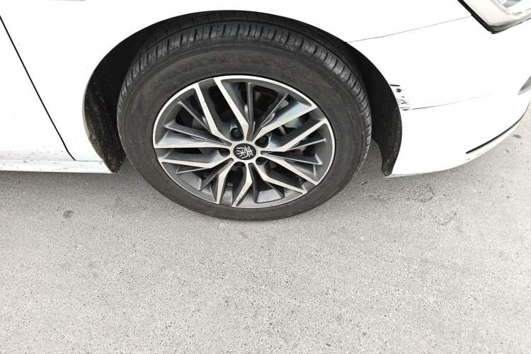 Used BYD Qin PLUS 2021 DM-i 55KM Flagship Model Right Front Wheel Hub