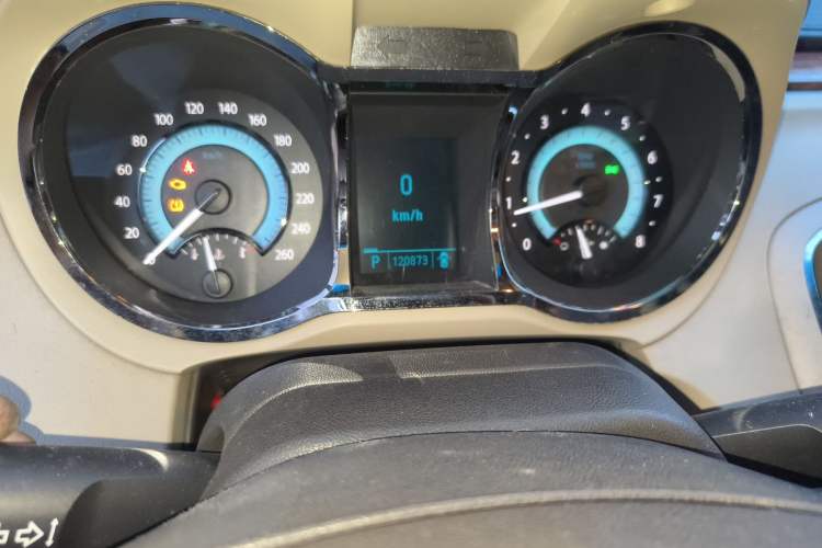 Used Buick LaCrosse 2011 2.4L SIDI Elegant Edition Odometer Close Up