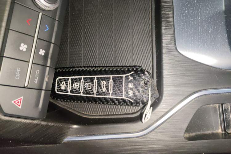 Used Wey VV6 2020 2.0T Two-Wheel Drive Smart Protection+