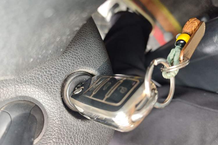 Used Volkswagen Bora 2016 1.6L Manual Comfort Model Interior 1