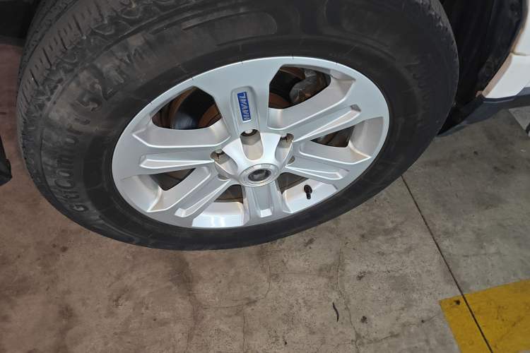 Used Haval H5 Classic 2018 Classic Edition 2.0T Manual Two-Wheel Drive Elite Model Left Front Wheel Hub