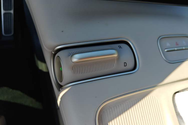 Used Nio ES8 2024 75 kWh Gear Lever