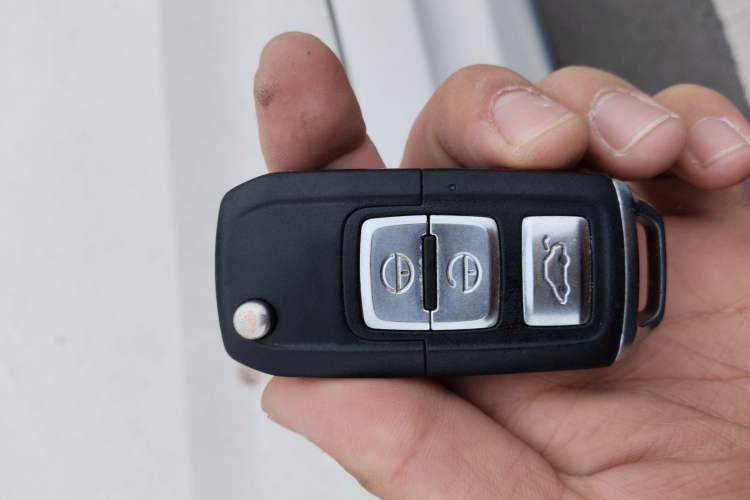 Used FAW Senya R7 2016 1.6L Manual Smart Version
