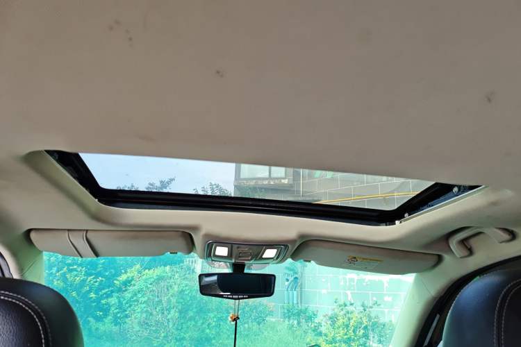 Used Geely Auto Vision X6 2016 1.8L Manual Luxury Model Headliner