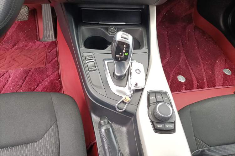 Used BMW 1 Series 2013 Facelifted 118i Leading Edition Gear Lever