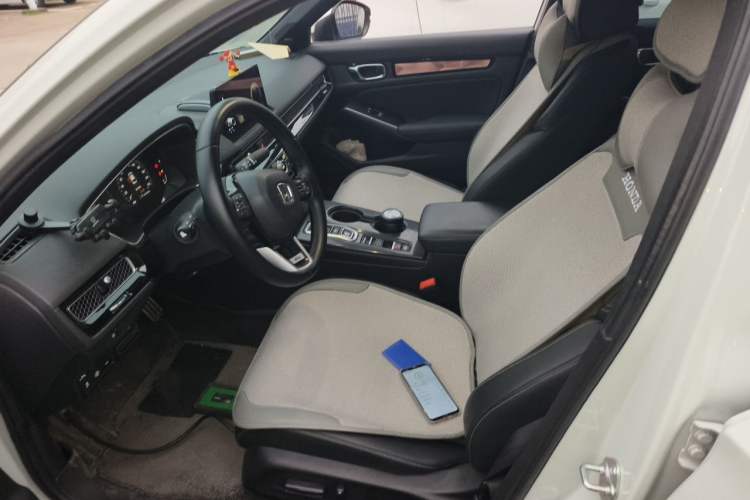 Used Honda Civic 2023 2.0L eHEV Swift Edition Left Front Seat