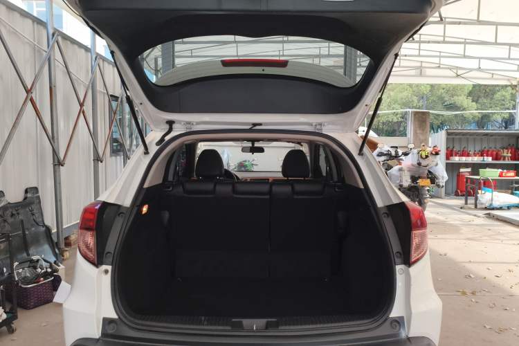 Used Honda Vezel 2017 1.8L CVT Front-Wheel Drive Pioneer Edition