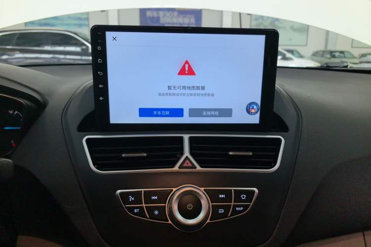 Used Ford Escort 2015 1.5L Automatic Comfort Edition Audio And AC Panel