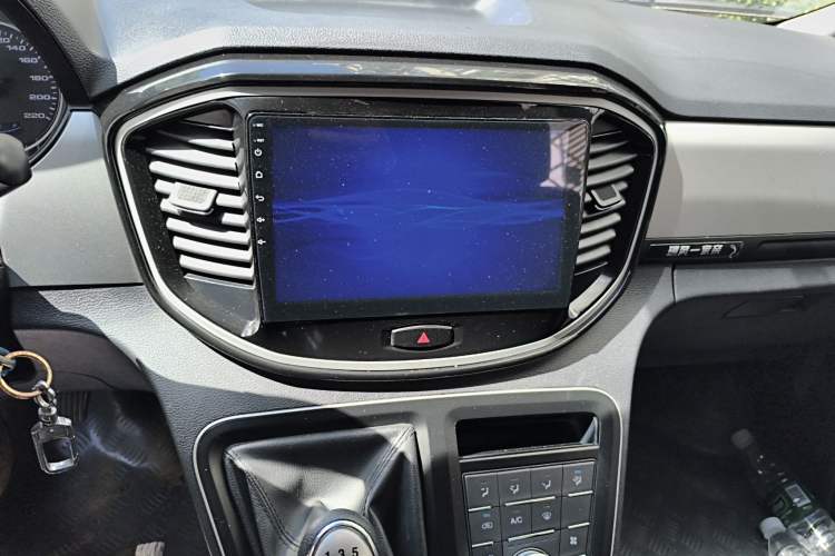 Used JAC Refine M4 2021 2.0L Manual Comfort Edition