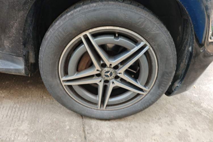 Used Mercedes-Benz EQC 2021 EQC 400 4MATIC Right Front Wheel Hub