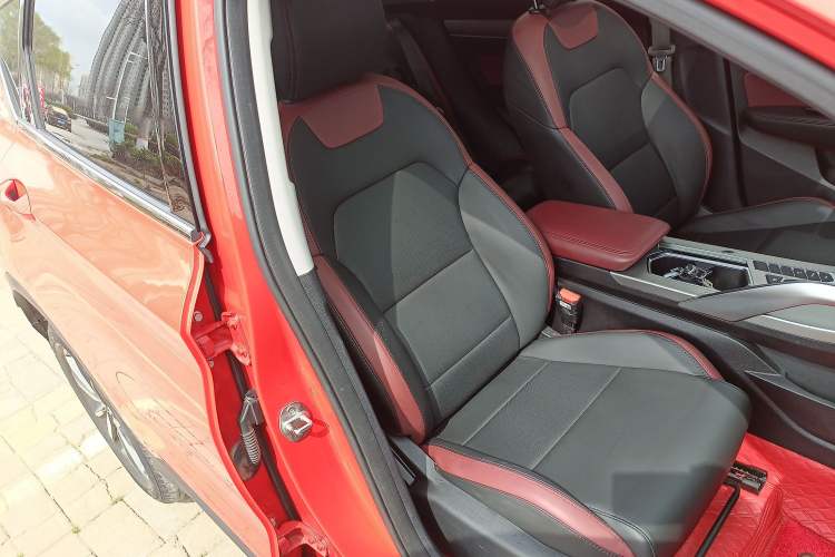 Used Geely Auto Coolray 2020 Facelift 240T DCT Hunter
