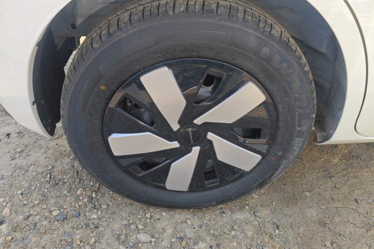 Used Dongfeng NAMMI 01 2025 330KM Youth Edition Right Rear Wheel Hub