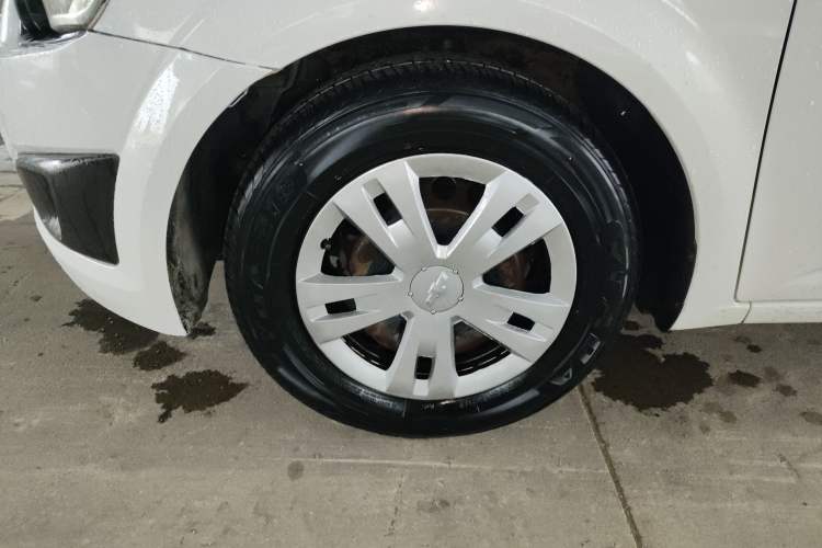 Used Chevrolet Aveo Sonic 2011 Sedan 1.4L MT SL