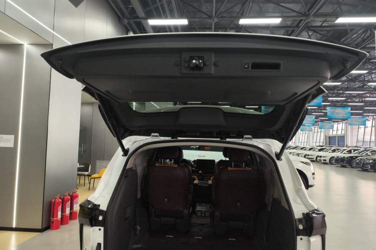 Used Toyota Granvia 2023 2.5L Hybrid Comfort Edition