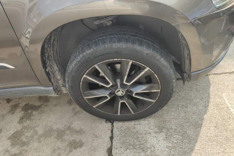 Used Skoda Yeti 2014 1.8TSI DSG All-Wheel Drive Edition Right Front Wheel Hub