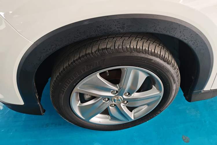 Used Honda Vezel 2020 220 TURBO CVT Elite Edition Left Front Wheel Hub