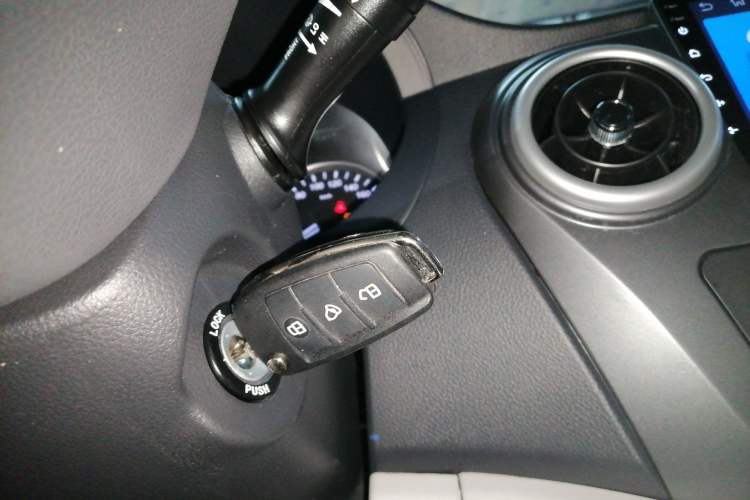 Used JAC Refine M3 2025 PLUS 1.5T Manual Classic Edition 7 Seats
