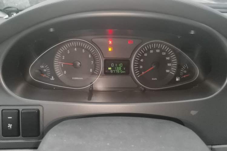 Used JAC Refine 2011 2.4L Colorful Journey Gasoline Standard Edition HFC4GA1-C