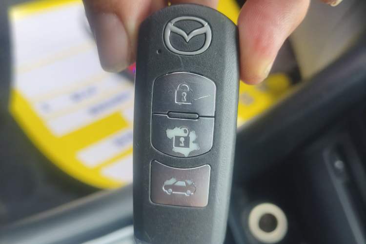 Used Mazda 3 Axela 2017 Sedan 1.5L Automatic Luxury Model Emission Standard China V Vehicle Key