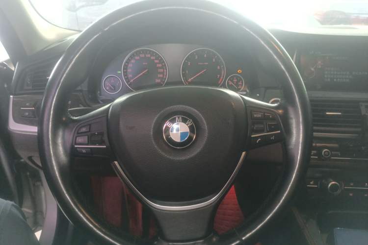Used BMW 5 Series 2014 525Li Luxury Design Package Steering Wheel