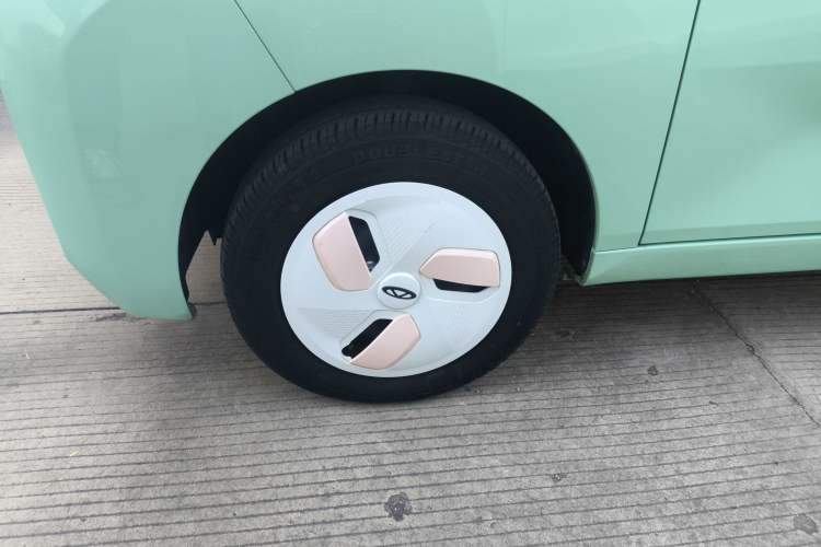 Used Chery QQ Ice Cream 2022 170km Sundae Phosphate Lithium-Ion